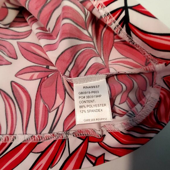 Sleeveless Red & White Summer Leaves Golf Top By Tail With UPF 50 Protection  S - Picture 9 of 10